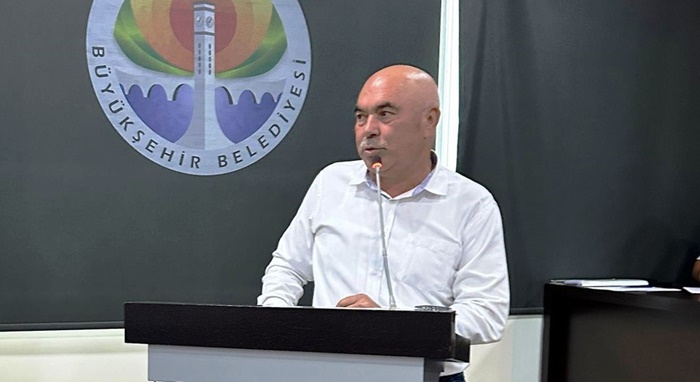 MHP’li Karaisalı Başkanı Aslan: "Başkan Karalar, güzel reklam yapıyor ama hizmet sıfır..."