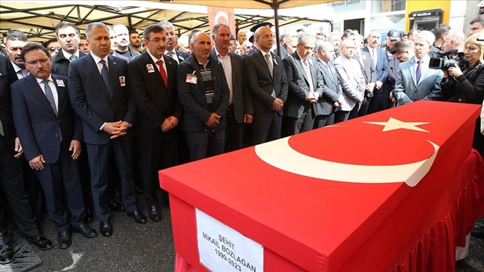 Ankara'daki saldırıyı gerçekleştiren teröristlerin katlettiği şehit veteriner teknikeri defnedildi