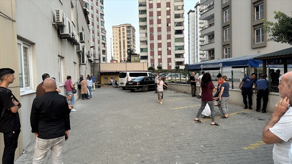 Adana'da 14'üncü kat balkonundan düşen çocuk yaşamını yitirdi