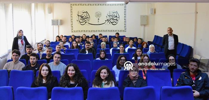 Aladağ'da aday öğretmenlere seminer verildi