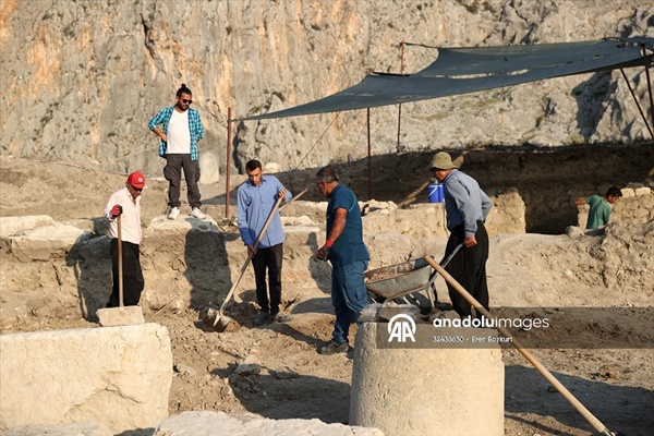 Doğu Akdeniz'deki medeniyetlerin izleri kazılarla gün yüzüne çıkıyor