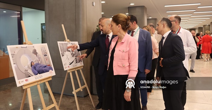 Adana'da "100 Yıldır Aynı Aşk ve Heyecanla" fotoğraf sergisi açıldı