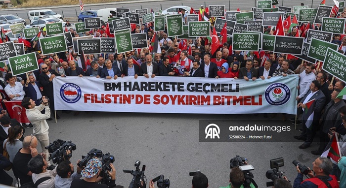 Ankara'da BM ofisi önünde Filistin'e saldırılar protesto edildi