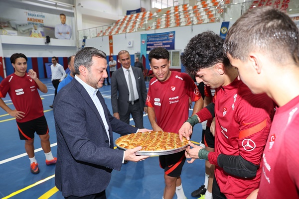 Futsal U19 Milli Takımı Adana’da kamp yapıyor