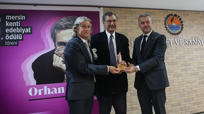 Mersin Kenti Edebiyat Ödülü Orhan Pamuk'a verildi