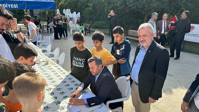 Kıvanç Anadolu İmam Hatip Lisesi öğrencileri Filistin’e destek için kermes düzenledi