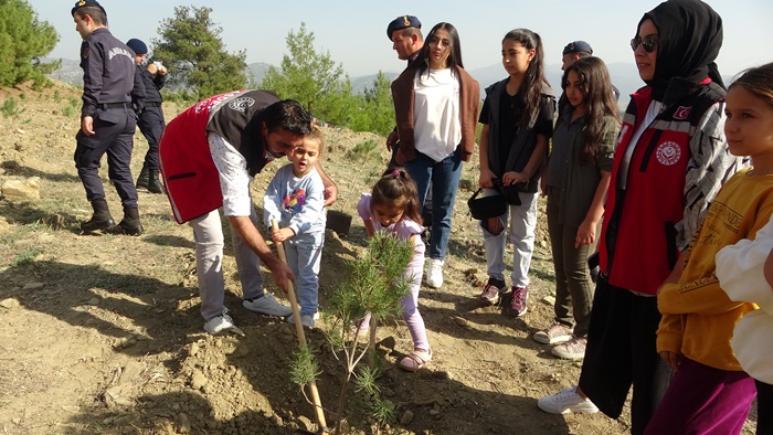 Adana’da 2023 yılı içinde 95 bin 800 fidanın toprakla buluşması hedefleniyor