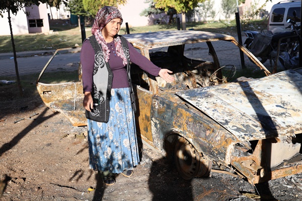 'Uyuşturucu satmam' diyen genci darp edip ailesinin otomobilini yaktılar