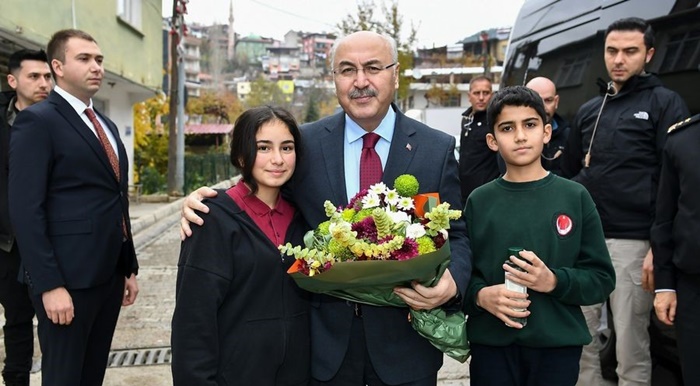 Adana Valisi Köşger, Tufanbeyli, Saimbeyli ve Feke ilçelerini ziyaret etti