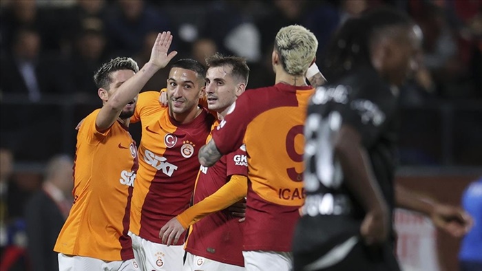 Lider Galatasaray ve takipçisi Fenerbahçe haftayı kayıpsız kapattı