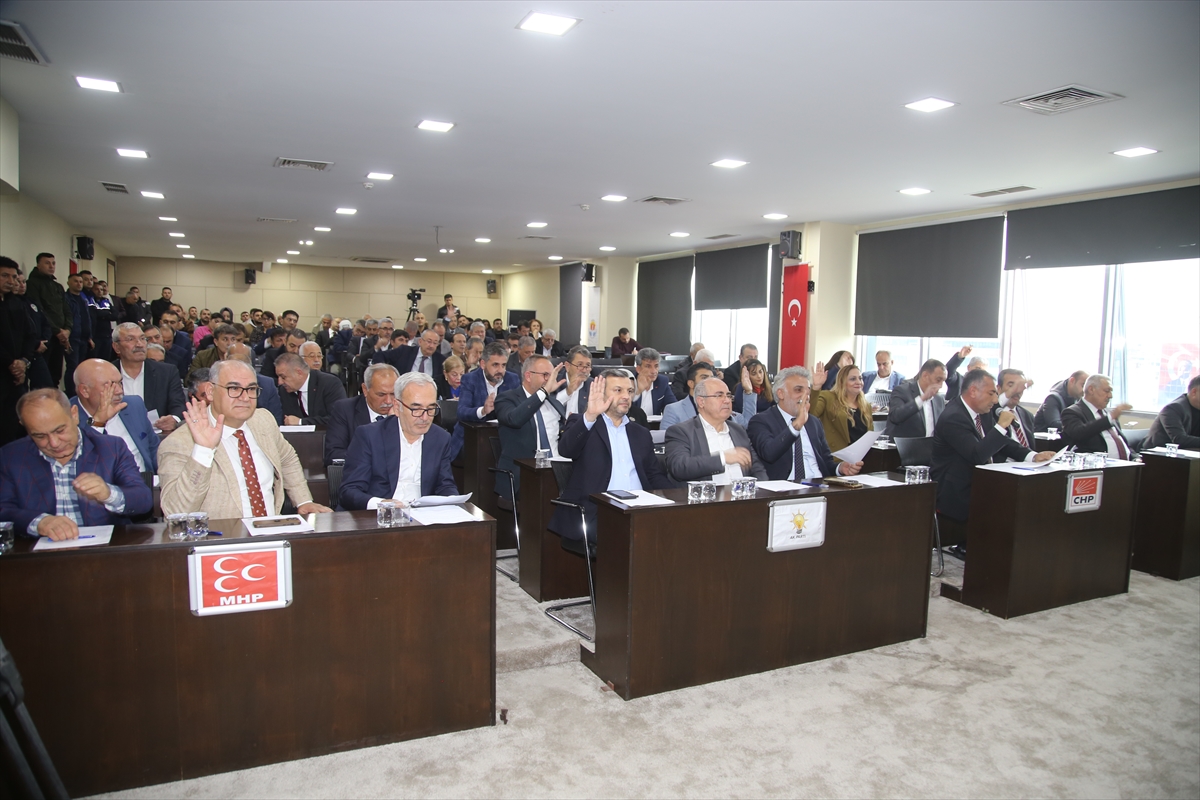 Adana Büyükşehir Belediyesi aralık ayı meclis toplantısı ilk oturumu yapıldı