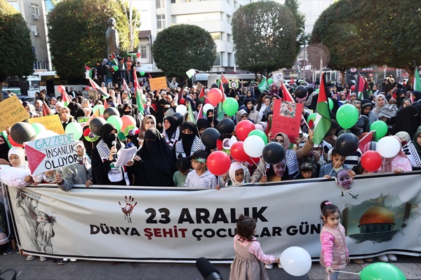 İsrail'in Gazze'ye yönelik saldırıları Adana'da protesto edildi