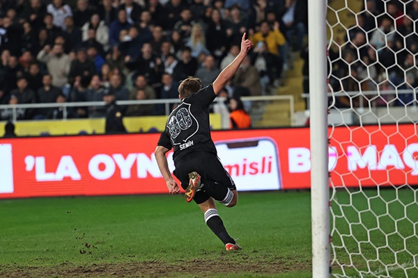 Beşiktaş, Ziraat Türkiye Kupası'nda adını yarı finale yazdırdı