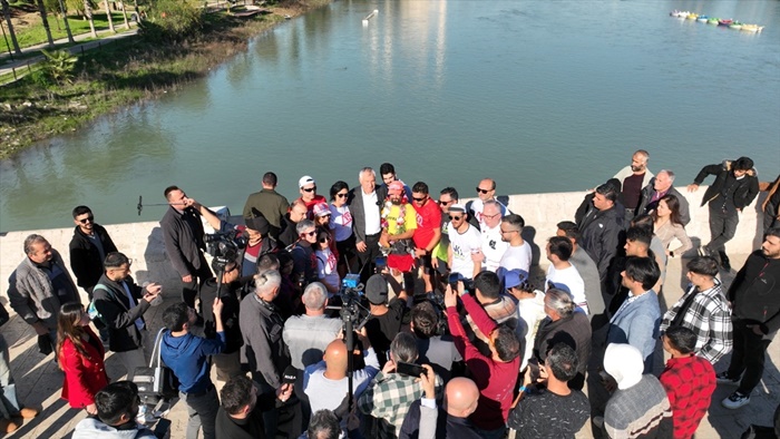 Depremzedeler için koşan Fransız yardımsever Adana'ya ulaştı