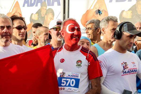 Uluslararası Adana Kurtuluş Yarı Maratonu koşuldu