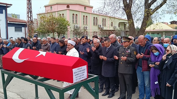 Kıbrıs gazisi, Adana'da son yolculuğuna uğurlandı