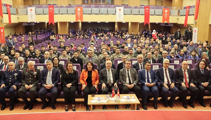 Adana'da depremde yaşamını yitirenler anıldı