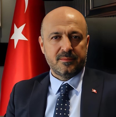 Dr. Halil Nacar kimdir?