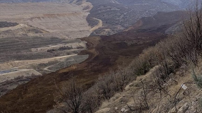 Erzincan'da altın madeninin bulunduğu bölgede toprak kayması meydana geldi