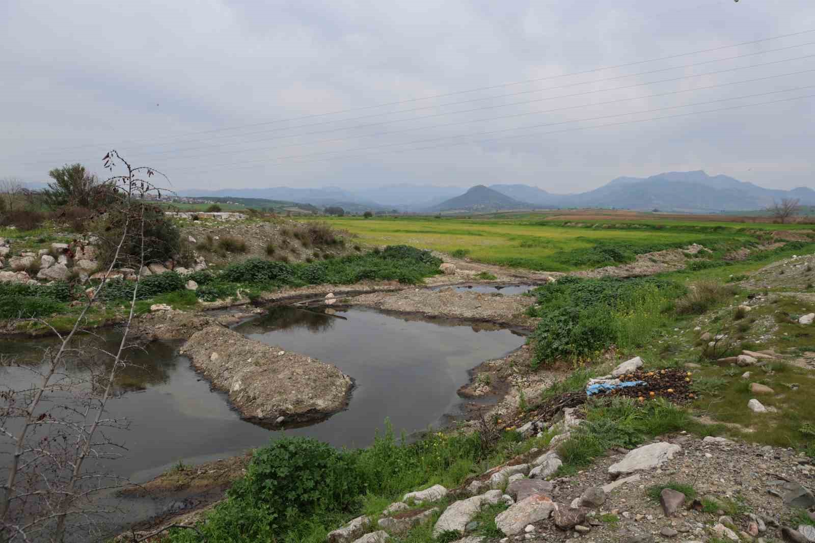 Adana’da dereyi kirleten fabrikaya para cezası uygulandı