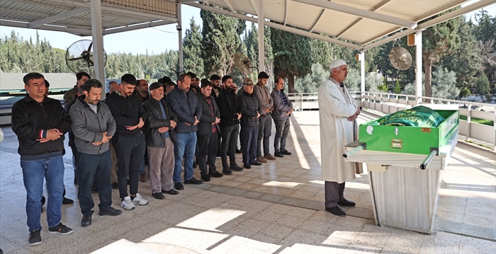 Marmara Denizi'nde batan gemide ölen aşçının cenazesi Adana'da defnedildi