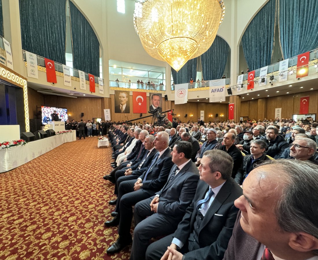 Adana TOKİ deprem konutları kura çekim töreni başladı