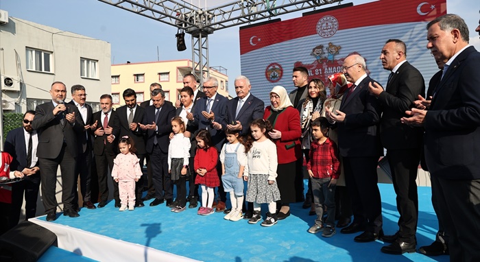 Binali Yıldırım, Adana'da anaokulu açılışına katıldı