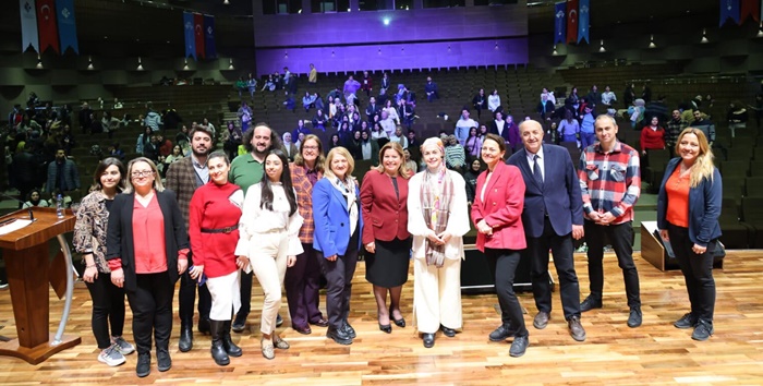 HKÜ’de "Yitik Cennet Kadınlık" Programı Gerçekleştirildi