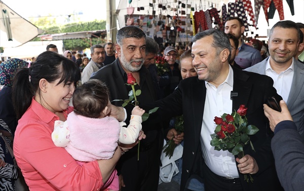 Cumhur İttifakı'nın Büyükşehir Belediye Başkan adayı Kocaispir, esnafı ziyaret etti