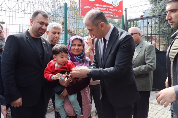 Yüreğir Kaymakamı Mehmet Aksu, esnaf ve vatandaşlarla buluştu