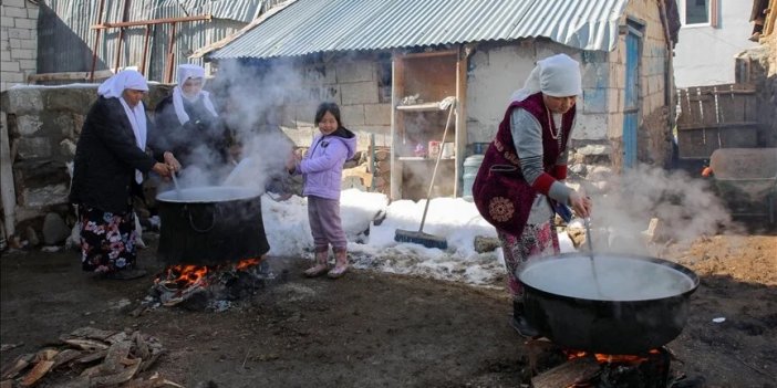 Van'daki Kırgız Türkleri ramazan boyunca aynı sofrada iftar yapıyor