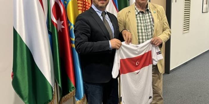 Başkan Şahbaz TDT Macaristan Direktörü Büyükelçi Vásáry'i Ziyaret etti