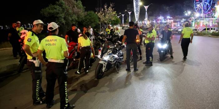 Adana'da trafik denetiminde 106 motosiklet sürücüsüne ceza kesildi