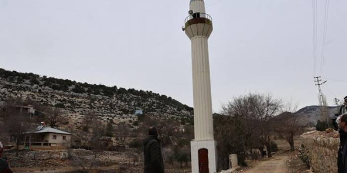 Aladağ'da ilginç tablo: Cemaat, imam, minare var fakat cami yok