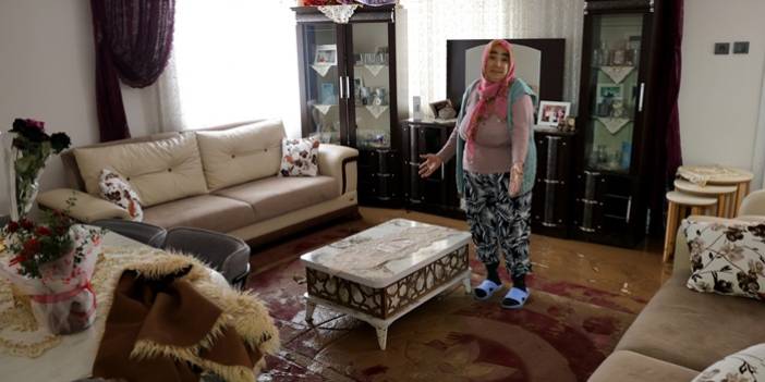 Adana’da selden geriye ıslak eşyalar, çamurlu yollar kaldı: Evlerini su basan vatandaşlar o anları anlattı