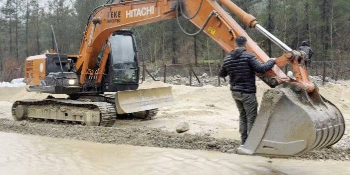 Adana’da sel ve heyelanlar ulaşımda aksamalara neden oldu