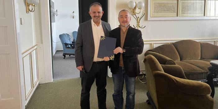 Rektör Debik'ın Mektubu Macaristan'da