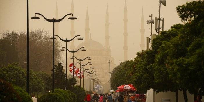 Adana, Mersin ve Hatay'da toz taşınımı etkili oldu