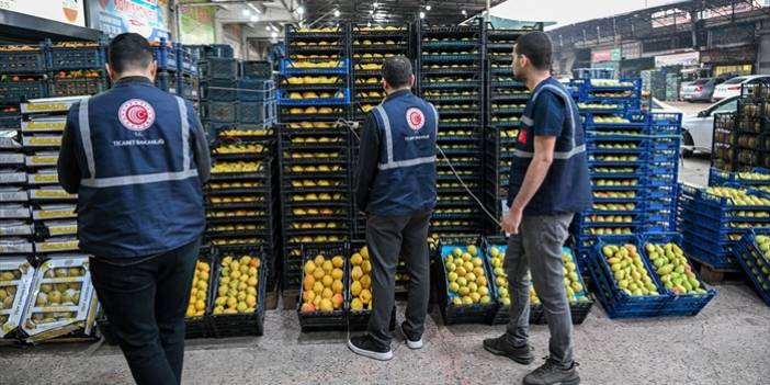 Adana'da meyve ve sebze toptancılarında denetim yapıldı