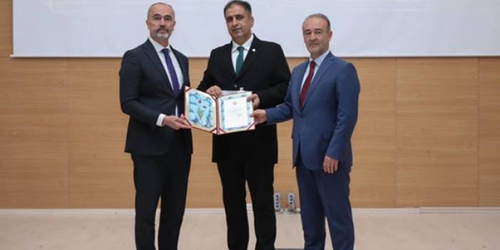 Prof. Dr. Hakkı Çiftçi’ye Bayburt Üniversitesi’nden Dede Korkut Bilim Ödülü