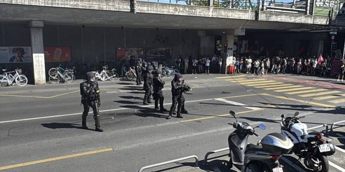 Cenevre'de barışçıl başlayan G7 Zirvesi karşıtı eylem, polisin biber gazlı müdahalesiyle son buldu