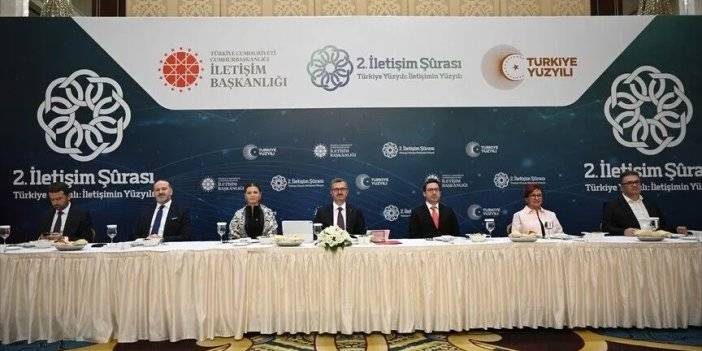 Cumhurbaşkanlığı İletişim Başkanı Duran, iletişim fakültelerinin dekan ve öğretim üyeleriyle bir araya geldi