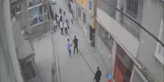 Adana'da cip sürücüsünün aracını kavga eden kalabalığın üstüne sürmesi sonucu 4 kişi yaralandı