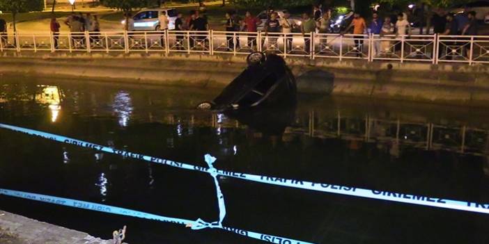 Adana'da sulama kanalına devrilen otomobilin sürücüsü yaşamını yitirdi