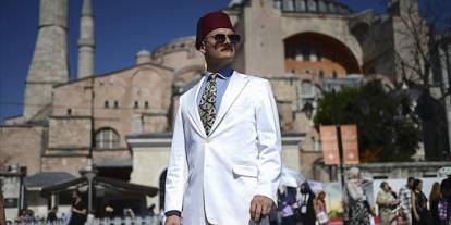 Avrupa'da doğan Türk genci Osmanlı'nın giyim tarzını yaşatmak istiyor