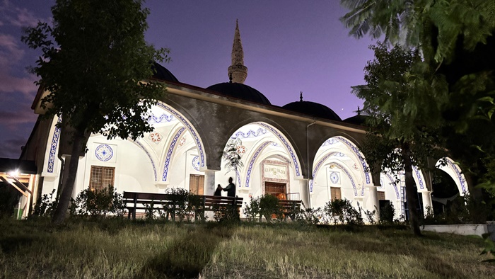 fet-ahmet-camii.jpg