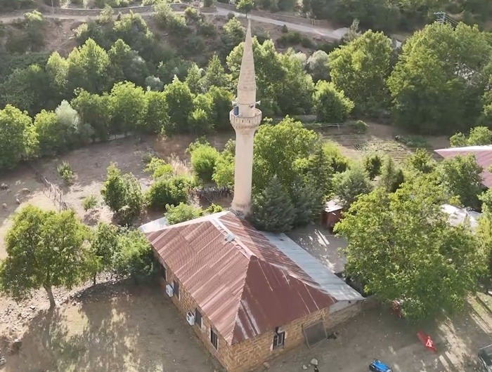 guzpinari-kisenit-camii.jpg