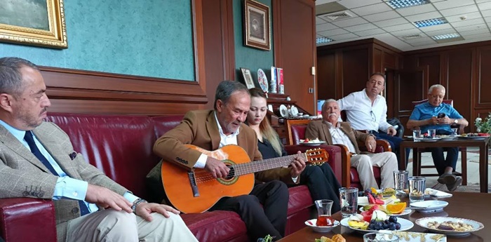 fahri-konsolosu-osman-sahbaz-1.jpg