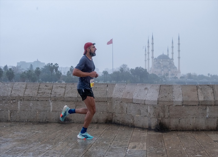 adana-kurtulus-yari-maratonu-1.jpg