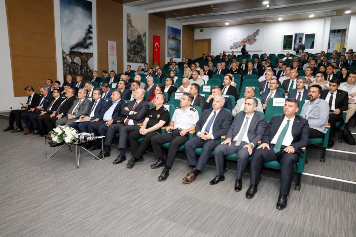 vali-mustafa-yavuz-1.jpg